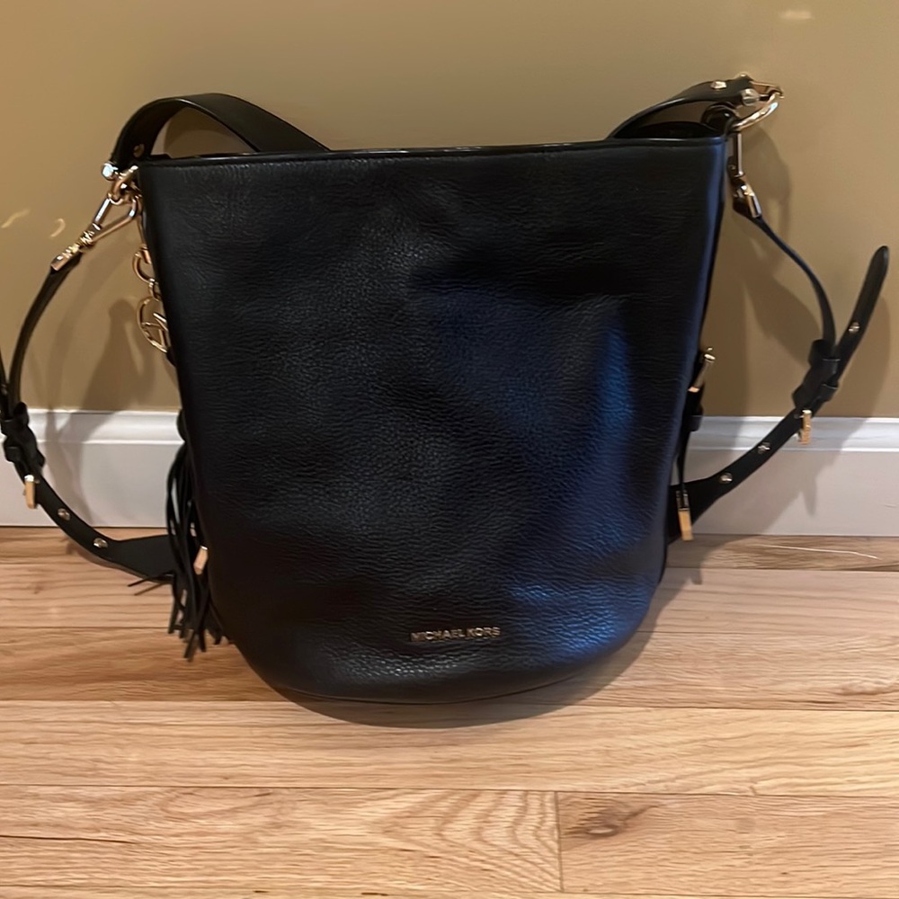 Bucket bag